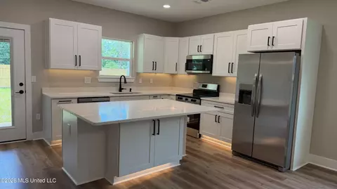 Kitchen - 14929 Dantzler Rd, Vancleave, MS 39565 photo 1 of 2