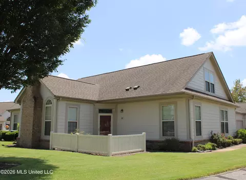 8817 Parkview Oaks Cir, Olive Branch, MS 38654