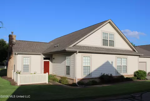 8817 Parkview Oaks Cir, Olive Branch, MS 38654