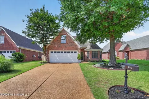 4669 Graham Lake Dr, Olive Branch, MS 38654