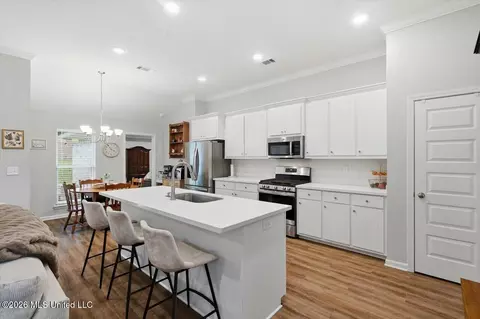 Kitchen - 2059 Pebble Creek Dr, Brandon, MS 39042 photo 1 of 3