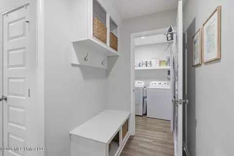 Entry Way - 2059 Pebble Creek Dr, Brandon, MS 39042 photo 6 of 7