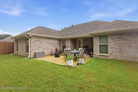Exterior - 2059 Pebble Creek Dr, Brandon, MS 39042 photo 2 of 3