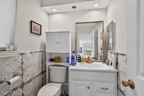 Bath - 3 Cypress Knee Dr, Diamondhead, MS 39525 photo 1 of 2