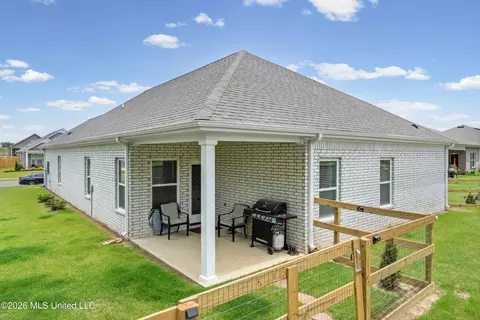 Exterior - 2091 Hyacinth Ln, Hernando, MS 38632 photo 4 of 5