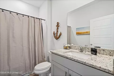 Bath - 2091 Hyacinth Ln, Hernando, MS 38632 photo 1 of 2