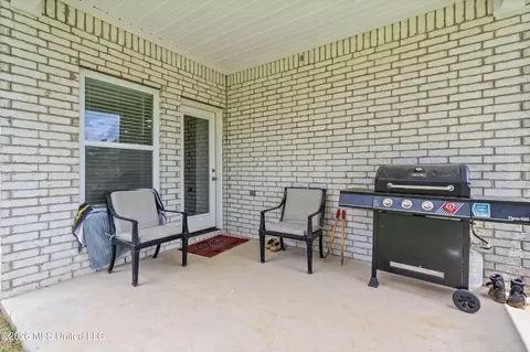 Exterior - 2091 Hyacinth Ln, Hernando, MS 38632 photo 3 of 5
