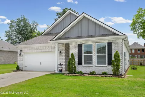 Exterior - 2091 Hyacinth Ln, Hernando, MS 38632 photo 2 of 6