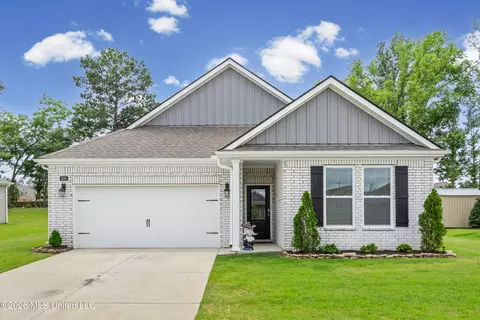 2091 Hyacinth Ln, Hernando, MS 38632