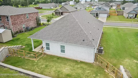 View/Area - 2091 Hyacinth Ln, Hernando, MS 38632 photo 2 of 3