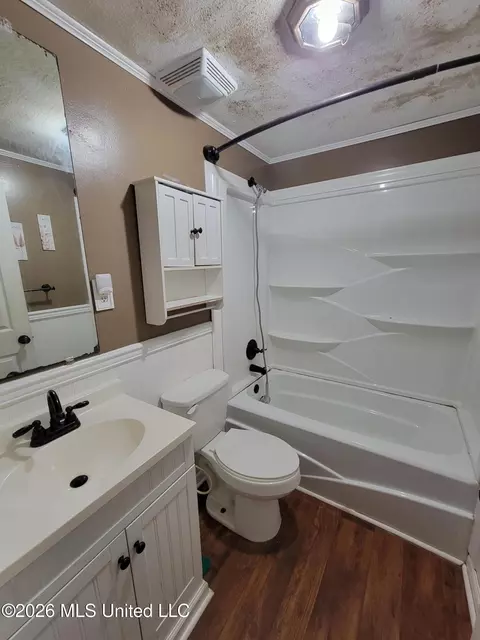 Bath - 2203 Cooks Corner Rd, Lucedale, MS 39452 photo 1 of 1