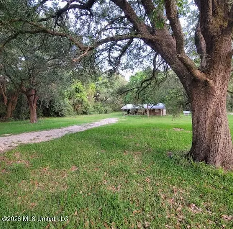 2203 Cooks Corner Rd, Lucedale, MS 39452