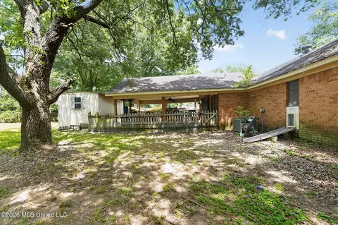 318 S Longmeadow Ct, Ridgeland, MS 39157
