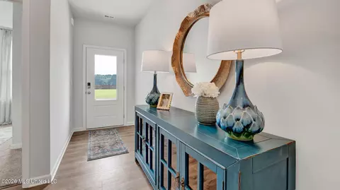 Entry Way - 17 Powell Pl, Byhalia, MS 38611 photo 1 of 1
