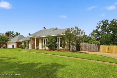 205 Cherry Dr, Brandon, MS 39042