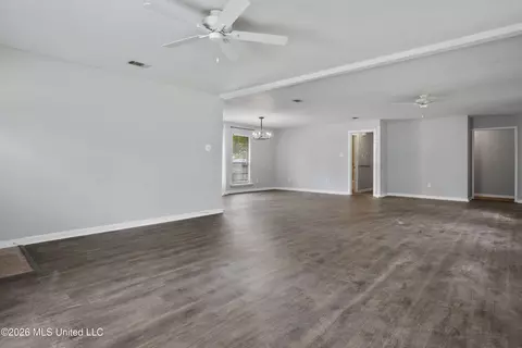 Living - 3620 Cochran Ave, Moss Point, MS 39562 photo 4 of 8