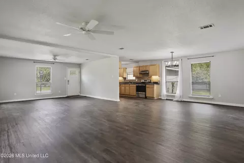 Living - 3620 Cochran Ave, Moss Point, MS 39562 photo 3 of 8