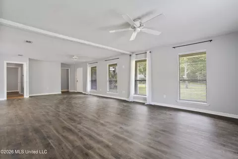 Living - 3620 Cochran Ave, Moss Point, MS 39562 photo 5 of 8