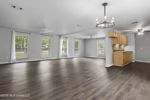 Living - 3620 Cochran Ave, Moss Point, MS 39562 photo 7 of 8