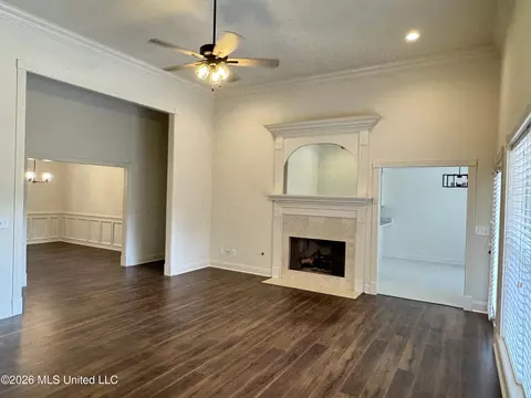 Living - 76 Eastgate Dr, Brandon, MS 39042 photo 1 of 5