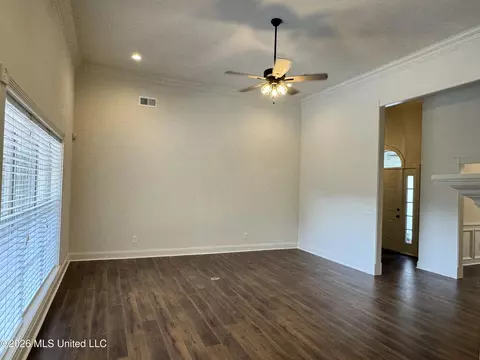 Living - 76 Eastgate Dr, Brandon, MS 39042 photo 3 of 5