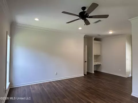Living - 76 Eastgate Dr, Brandon, MS 39042 photo 4 of 5