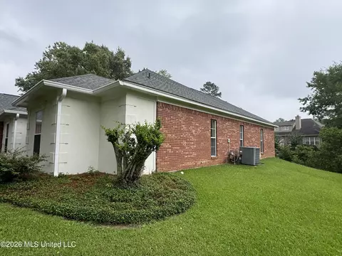 Exterior - 76 Eastgate Dr, Brandon, MS 39042 photo 2 of 4