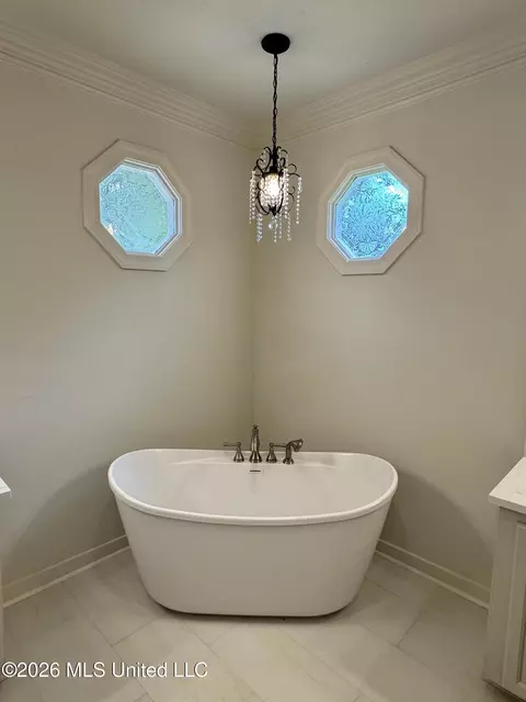 Bath - 76 Eastgate Dr, Brandon, MS 39042 photo 6 of 7