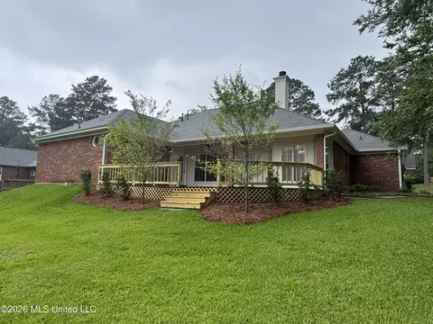 Exterior - 76 Eastgate Dr, Brandon, MS 39042 photo 3 of 4