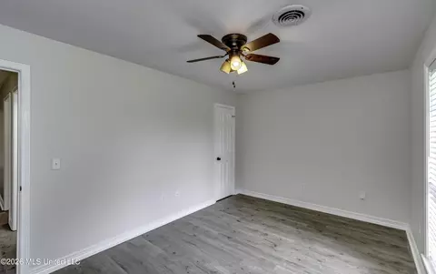Bedroom - 9 Treeway Dr, Brandon, MS 39042 photo 2 of 7
