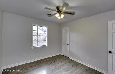 Bedroom - 9 Treeway Dr, Brandon, MS 39042 photo 6 of 7