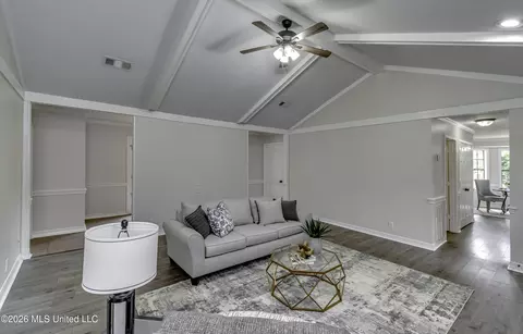 Living - 9 Treeway Dr, Brandon, MS 39042 photo 4 of 9