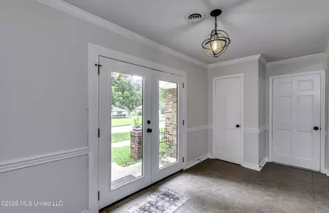 Entry Way - 9 Treeway Dr, Brandon, MS 39042 photo 2 of 3