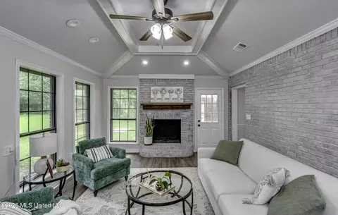 Living - 9 Treeway Dr, Brandon, MS 39042 photo 7 of 9