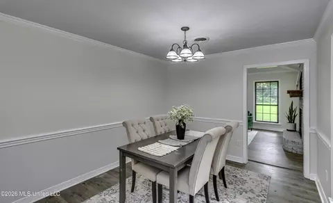 Dining - 9 Treeway Dr, Brandon, MS 39042 photo 2 of 7