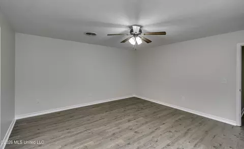 Living - 9 Treeway Dr, Brandon, MS 39042 photo 9 of 9