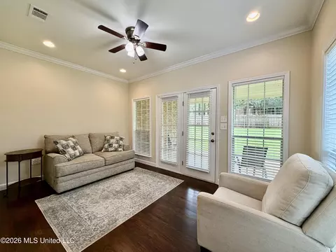 Living - 205 Stonebriar Ln, Brandon, MS 39042 photo 5 of 7