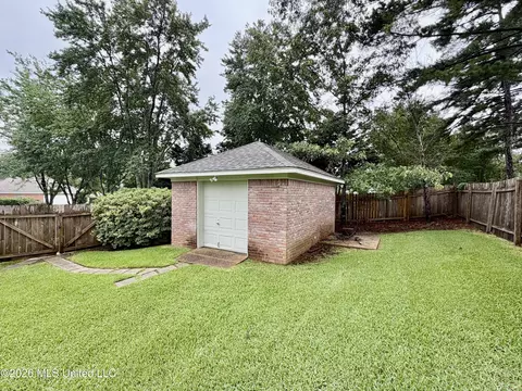 Exterior - 205 Stonebriar Ln, Brandon, MS 39042 photo 11 of 11