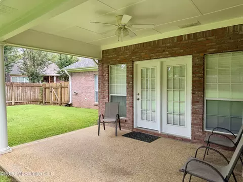 Exterior - 205 Stonebriar Ln, Brandon, MS 39042 photo 4 of 11
