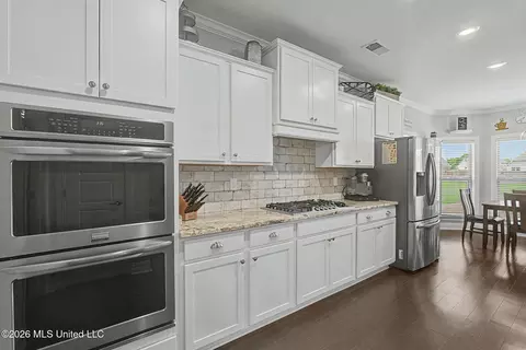 Kitchen - 6282 Chippewa Dr, Olive Branch, MS 38654 photo 2 of 3