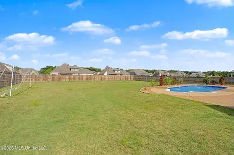 Exterior - 6282 Chippewa Dr, Olive Branch, MS 38654 photo 4 of 8