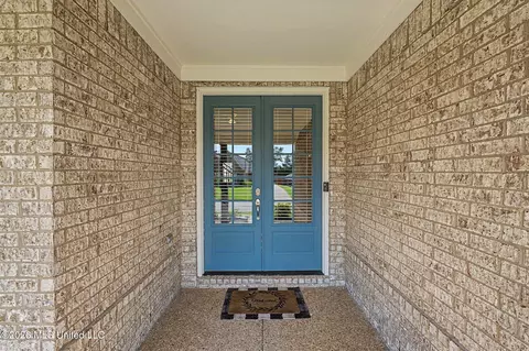 Entry Way - 6282 Chippewa Dr, Olive Branch, MS 38654 photo 1 of 6