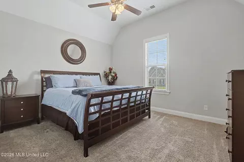 Bedroom - 6282 Chippewa Dr, Olive Branch, MS 38654 photo 3 of 5