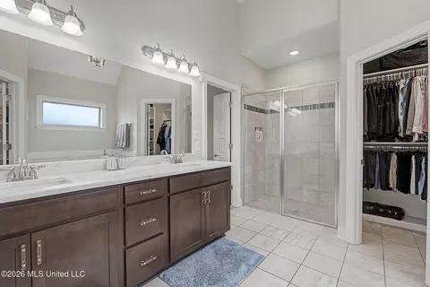 Bath - 6282 Chippewa Dr, Olive Branch, MS 38654 photo 1 of 3