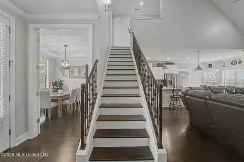 Entry Way - 6282 Chippewa Dr, Olive Branch, MS 38654 photo 3 of 6
