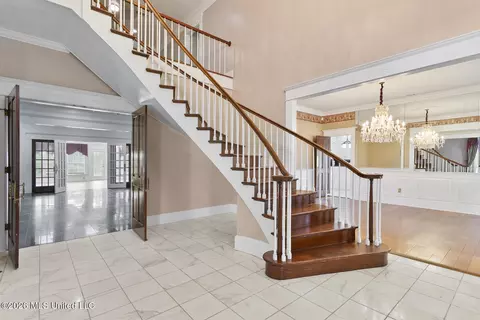 Entry Way - 8 12 Oaks Pl, Madison, MS 39110 photo 1 of 2