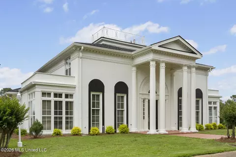 8 12 Oaks Pl, Madison, MS 39110