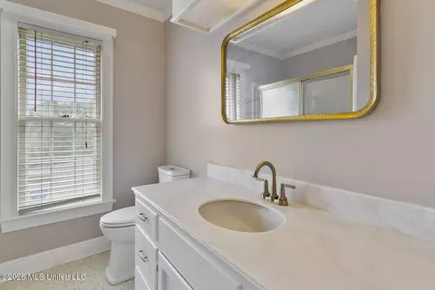 Bath - 8 12 Oaks Pl, Madison, MS 39110 photo 5 of 6