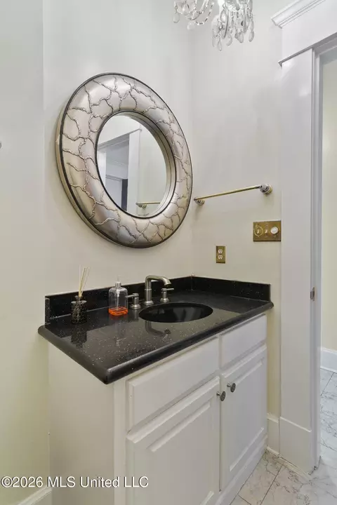 Bath - 8 12 Oaks Pl, Madison, MS 39110 photo 1 of 6
