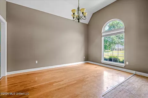 Living - 10213 Emerald Forest Dr, Hernando, MS 38632 photo 1 of 5